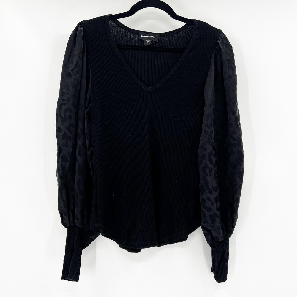 FIFTEEN TWENTY Black Leopard‎ Print Sleeve V Neck Ribbed Knit Sweater Top M